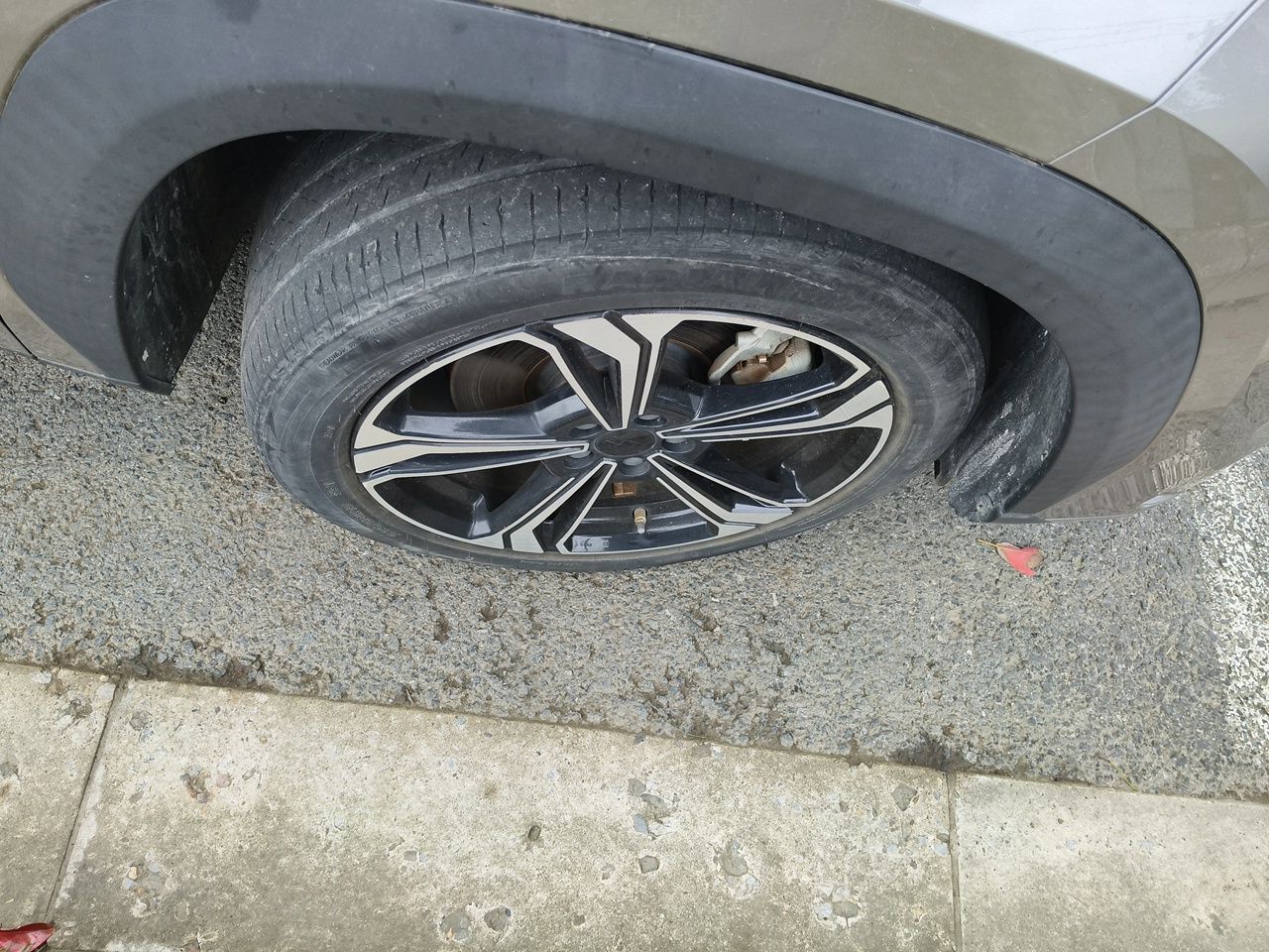 Geely Galaxy L7 2023 1.5T 115 km Starship — снимка 8