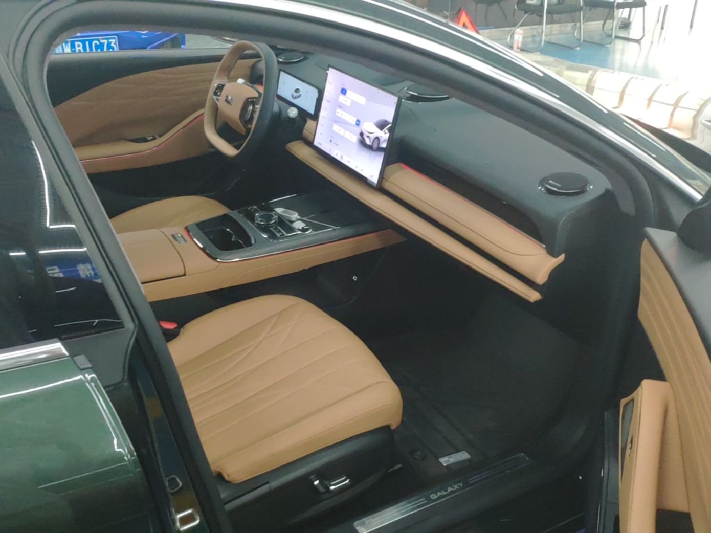 Geely Galaxy 8 2025 130km EM-P Starship Edition — снимка 19