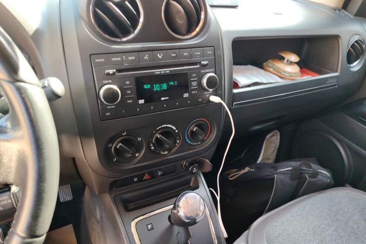 Used Jeep Compass 2007 2.4L four-wheel drive sport version
