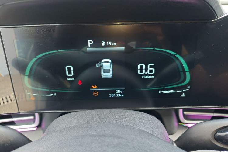 Used Hyundai Elantra 2023 1.5L CVT LUX Prestige Edition
