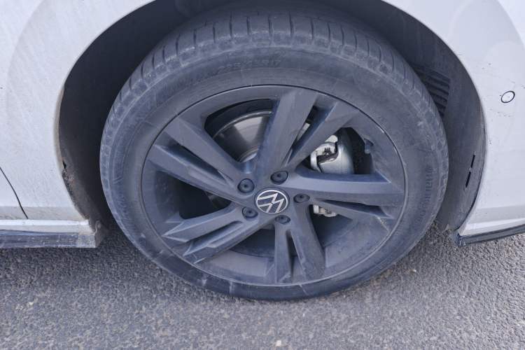 Used Volkswagen Golf 2021 280TSI DSG R-Line Right Front Wheel Hub