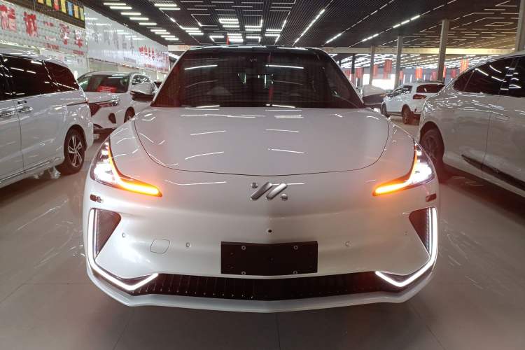 Used IM LS7 2023 100kWh Lux All-Wheel-Drive Version