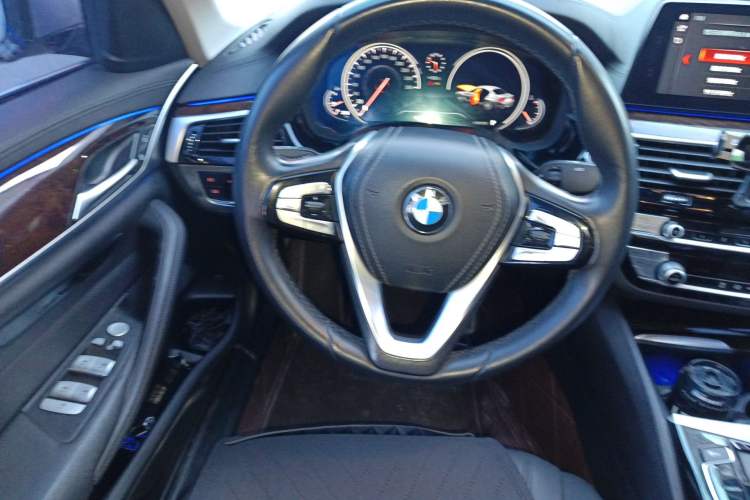 Used BMW 5 Series 2018 525Li Luxury Package Steering Wheel