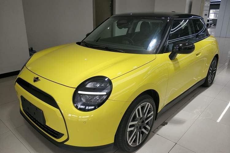 Used MINI Electric MINI COOPER 2024 456km COOPER E Classic Edition