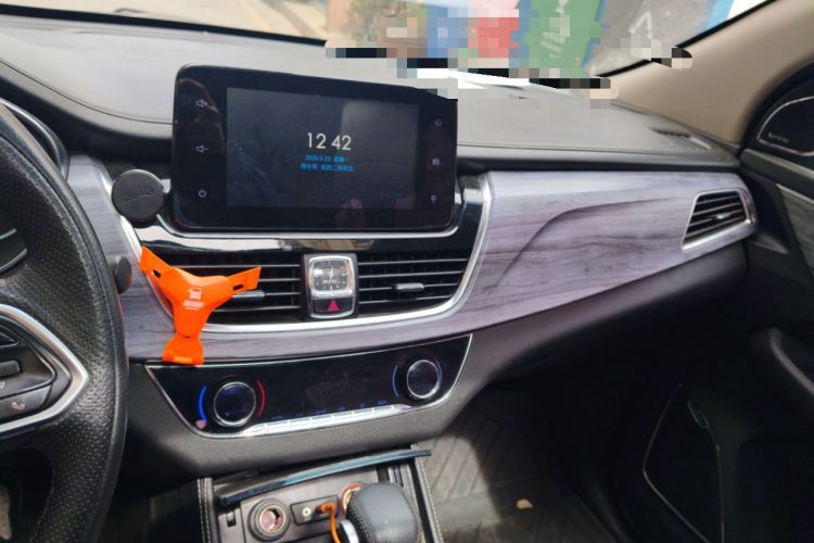 Used Baojun 730 2017 1.5T DCT Flagship Model 7 Seats China V Emission Standard Audio And AC Panel