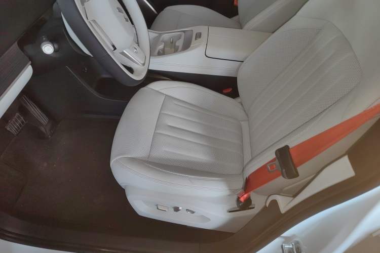 Used ONVO L60 2025 Model—60 kWh Rear-Wheel-Drive Version
