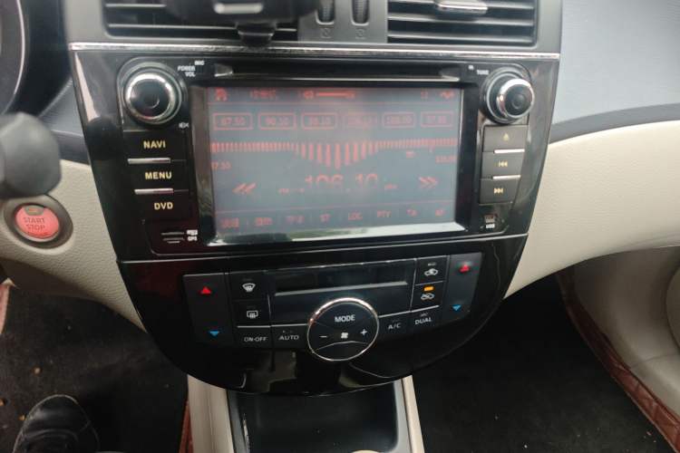 Used Nissan Tiida 2011 1.6L CVT Smart Version Audio And AC Panel