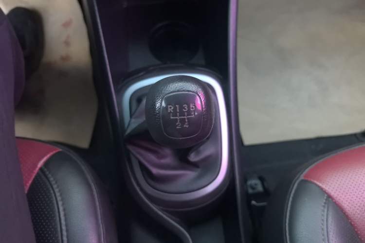 Used Kia K2 2015 Hatchback 1.4L MT GLS Cool Edition
