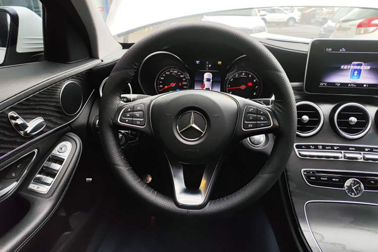 Used Mercedes-Benz C-Class 2018 C 180 L Fashion Edition Sport Version Steering Wheel