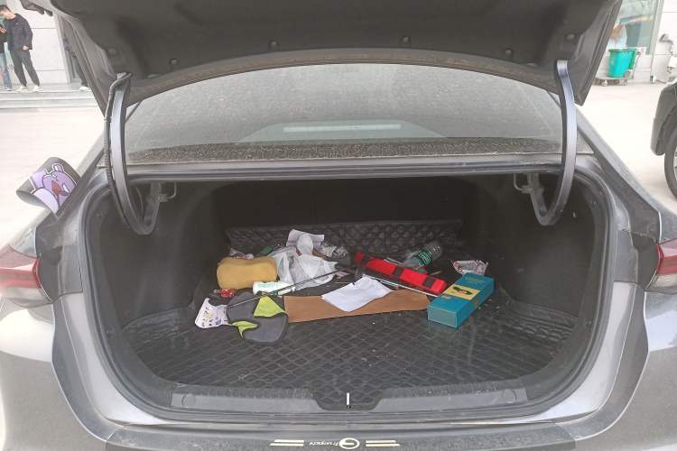 Used GAC Trumpchi EMPOW 2021 270T DCT J15 Version Trunk