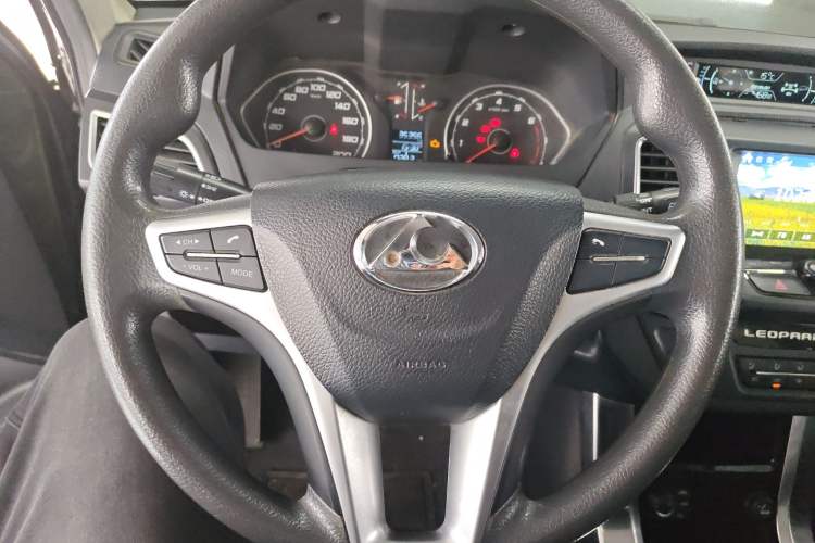 Used Leopaard Q6 2015 2.4L Manual 4x4 Excellence Edition Steering Wheel