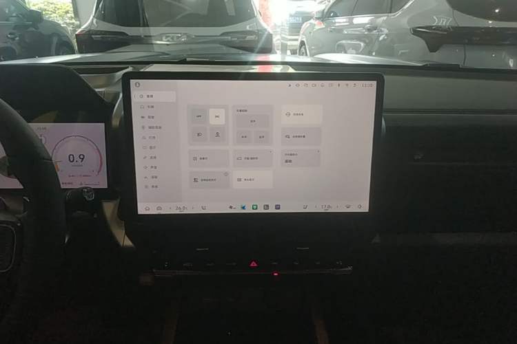 Used Haval Raptor 2025 2.0T 4WD Ultra Audio And AC Panel