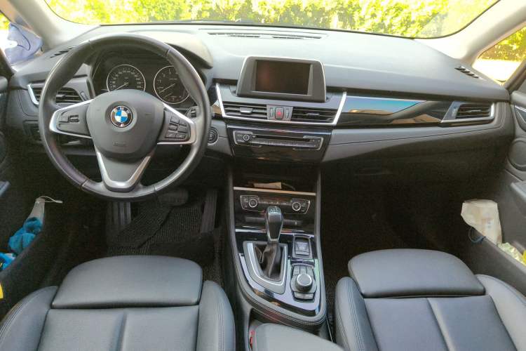 Used BMW 2 Series Active Tourer 2016 218i Sports Design Package Center Console