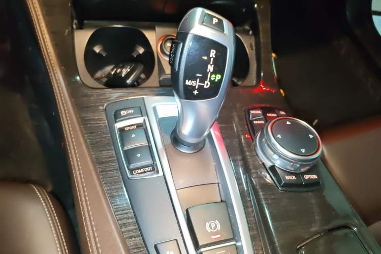 Used BMW 5 Series 2014 525Li Luxury Design Package
