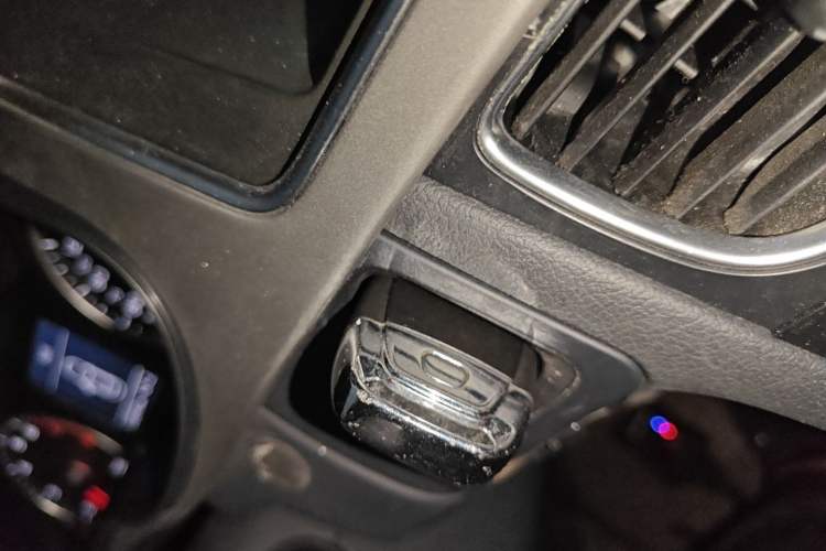 Used Audi A4L 2016 30 TFSI Collector's Edition Automatic Comfort Model Vehicle Key