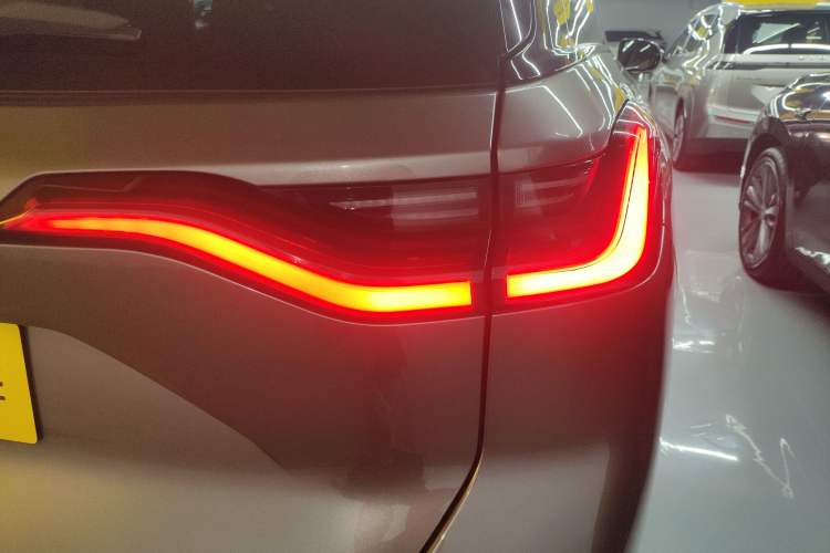 Used Nio ES8 2020 415 km Range 7-Seater Version Right Rear Taillight