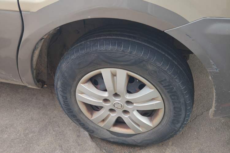 Used FORTHING Lingzhi 2014 M3 1.6L 7-Seater Comfort Model