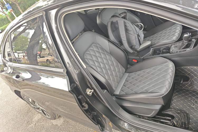 Used Volkswagen Sagitar 2023 200TSI DSG Excellence Edition Right Front Seat