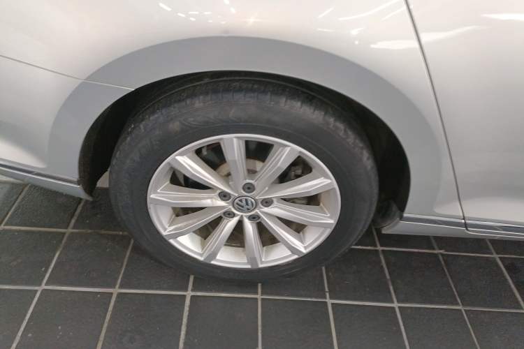 Used Volkswagen Magotan 2017 330TSI DSG Leading Model
