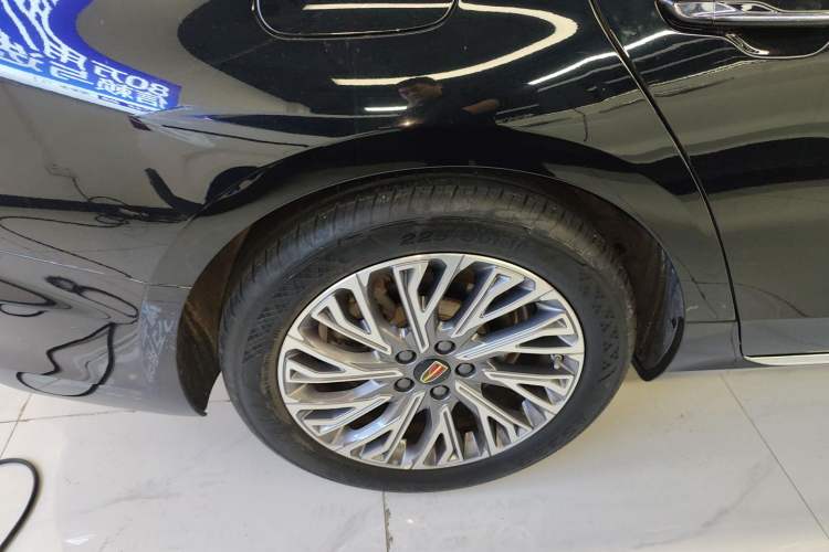 Used Hongqi H5 2023 2.0T Automatic Smart Connect Flagship Edition Right Rear Wheel Hub
