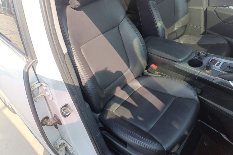 Used Peugeot 3008 2016 1.6THP Automatic Classic Edition Right Front Seat