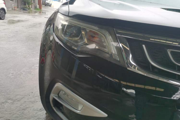 Used Geely Auto Emgrand X7 Sport 2016 1.8TD Automatic ZhiShang Model Right Front Headlight