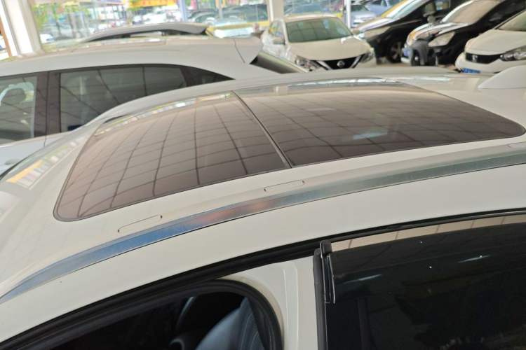 Used Honda Vezel 2017 1.8L CVT Front-Wheel Drive Pioneer Edition Roof