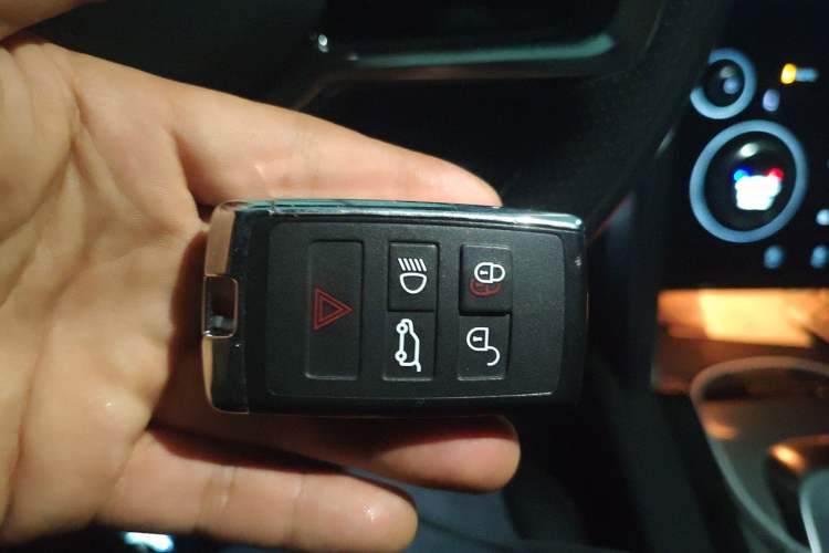 Used Land Rover Discovery Sport 2022 Revised Version 249 PS Metropolitan Edition Vehicle Key