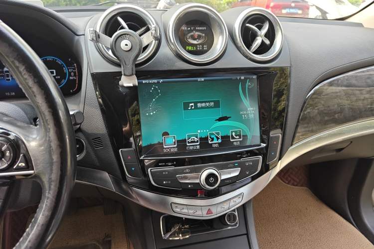 Used BYD Tang New Energy 2015 2.0T Four-Wheel-Drive Flagship Model Audio And AC Panel