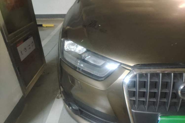 Used Audi Q3 2013 35 TFSI Ambition Edition Right Front Headlight