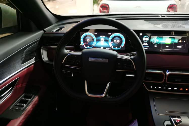 Used JETOUR X70 PLUS 2024 Champion Edition 1.5T DCT Champion PRO 5-Seater
