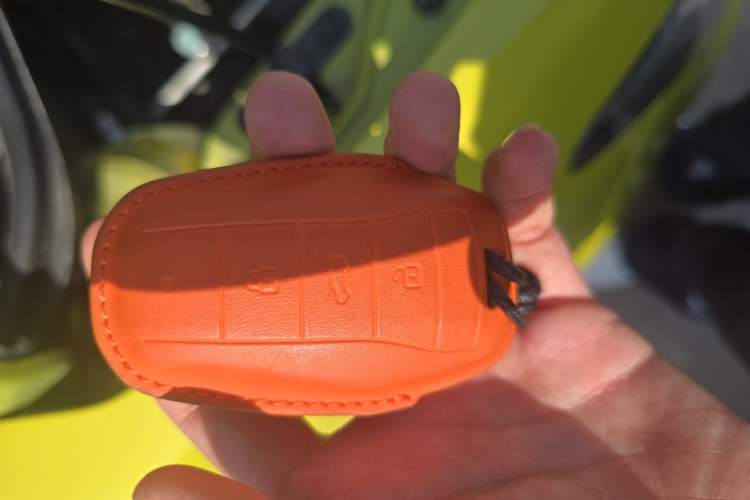 Used SOL E10X 2021 302 km Range Fashion Edition 31.4 kWh