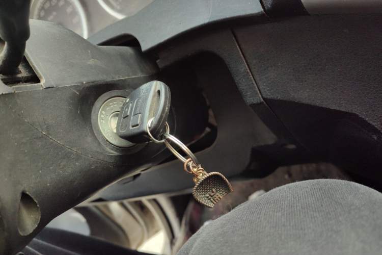 Used Foday Lion F16 2017 2.8T Diesel Two-Wheel-Drive Advanced Version China V Emission Standard Long Body 4B28V16 Vehicle Key