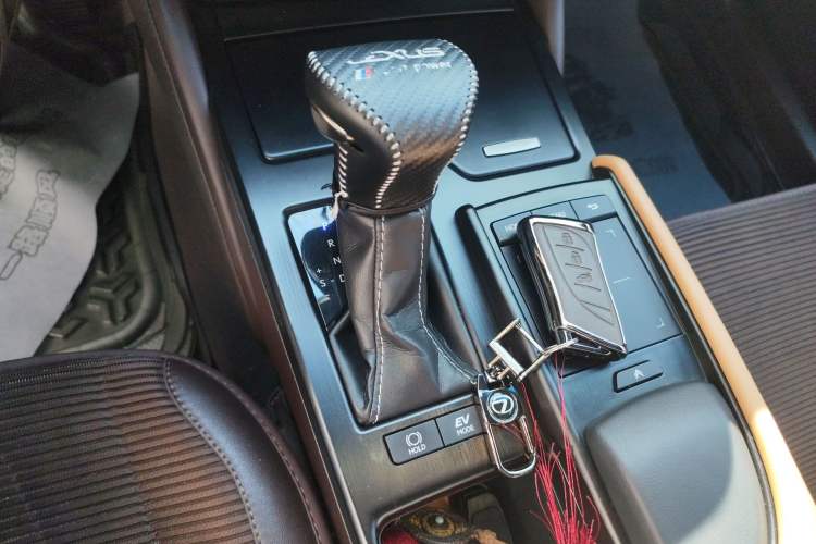 Used Lexus ES 2018 300h Premier Edition China V Standard
