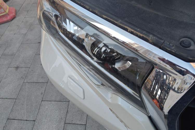 Used Toyota Prado 2018 3.5L Automatic TX-L with Rear-Mounted Spare Tire Right Front Headlight