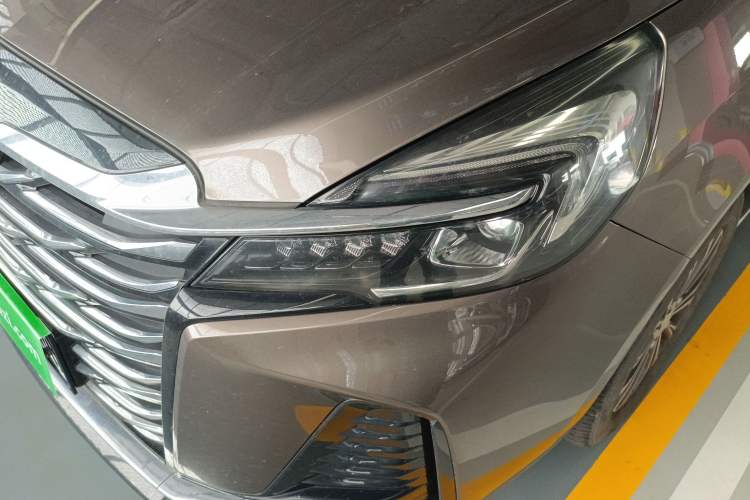 Used Buick GL8 2023 Land Executive Class 652T Luxury Model
