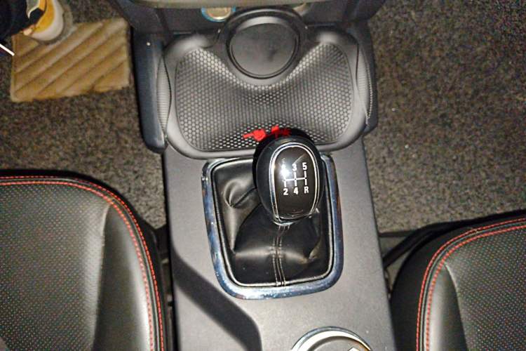 Used Geely Auto GX7 2015 Classic Edition 1.8L Manual Elite Model China V Standard