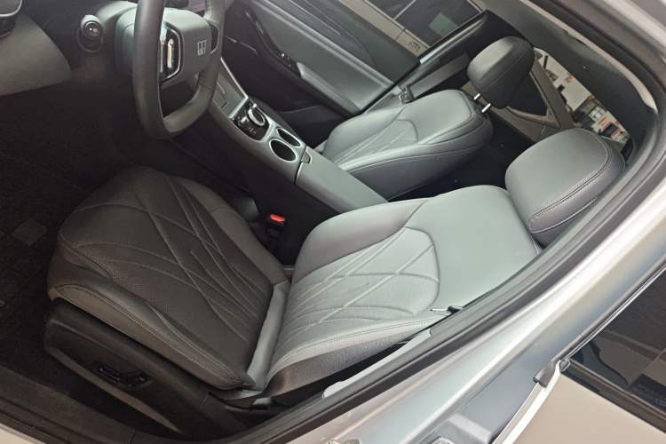 Used Geely Galaxy L6 2025 EM-i 140km Starship Edition