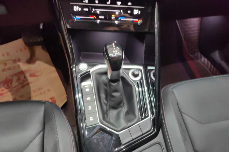 Used Volkswagen Tayron 2020 330TSI Two-Wheel Drive Luxury Smart Connectivity Version Gear Lever