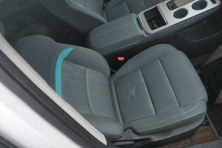 Used AION Y 2023 Plus 510 Enjoy Edition Right Front Seat