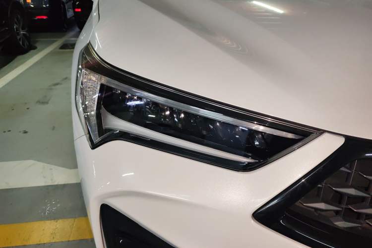 Used Acura CDX 2021 1.5T Two-Wheel Drive Deluxe · A-Spec Smart Safety Sport Model Right Front Headlight