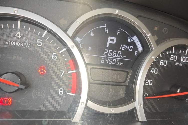 Used Suzuki Jimny  Odometer Close Up