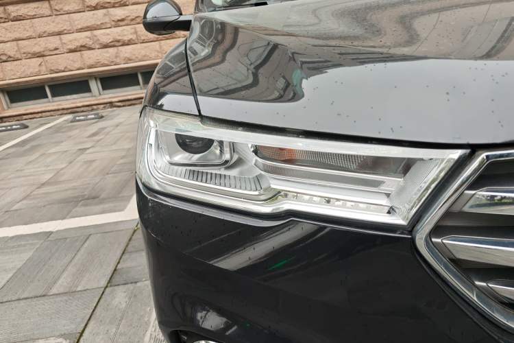 Used Haval H6 2017 Blue Label 1.5T Automatic Two-Wheel Drive ZhiShang Model