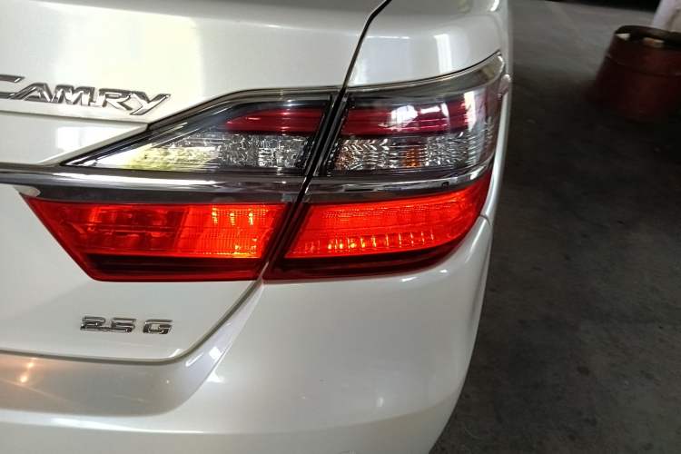 Used Toyota Camry 2016 2.5G 10th Anniversary Deluxe Navigation Edition
