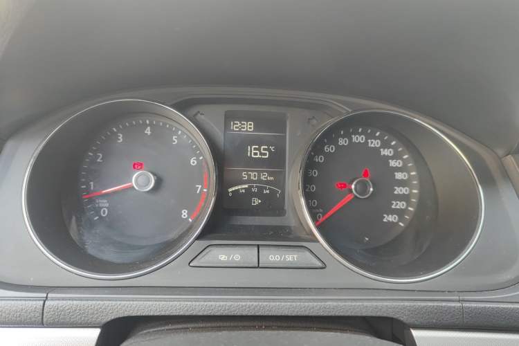 Used Volkswagen Lavida 2015 1.6L Manual Comfort Edition Instrument Cluster