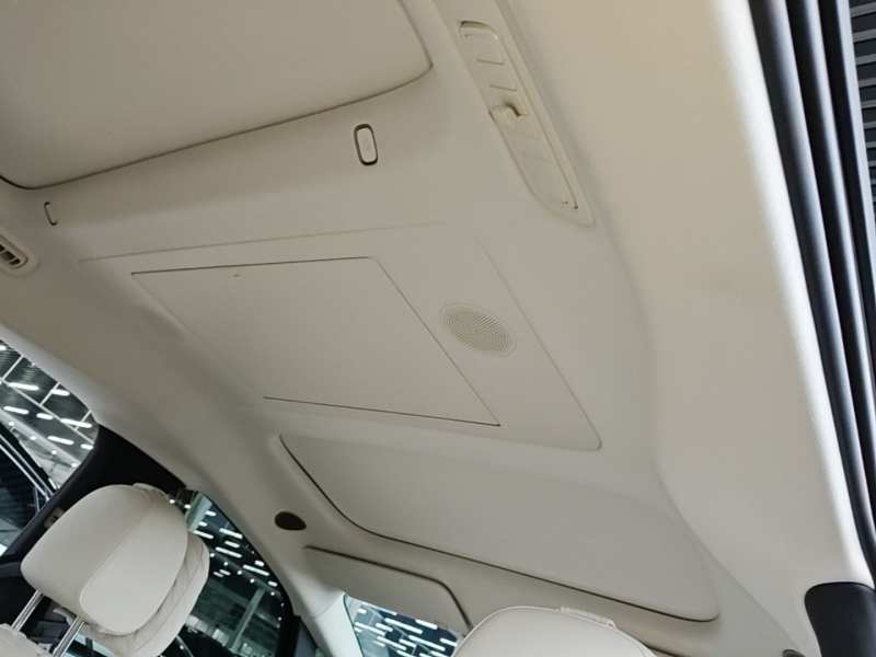 Used Li Auto MEGA 2025 Home Family Special Edition — 17