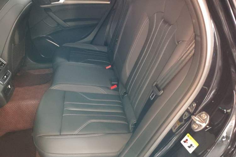 Used Audi Q5L 2023 40T Luxury Dynamic Model
