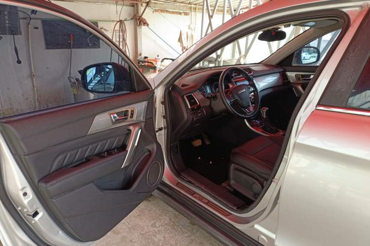 Used Haval H2 2016 Red-Label 1.5T Automatic Two-Wheel Drive Luxury Model
