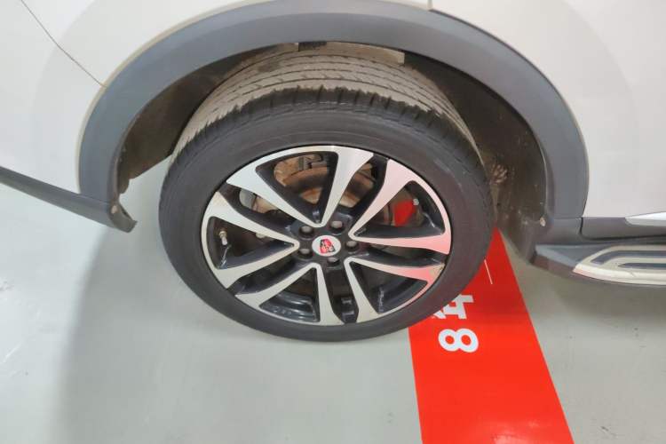 Used Roewe RX3 2020 1.6L Manual 4G Connect Ultra-Fresh Flagship Edition Right Rear Wheel Hub
