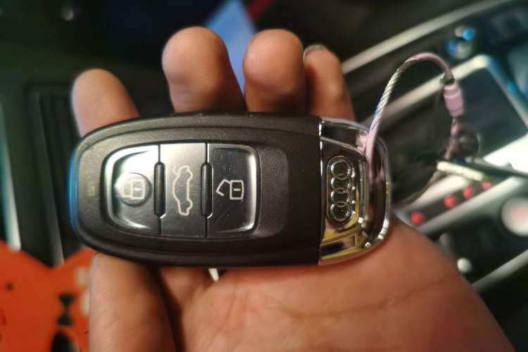 Used Audi Q5 2013 40 TFSI Comfort Edition Vehicle Key